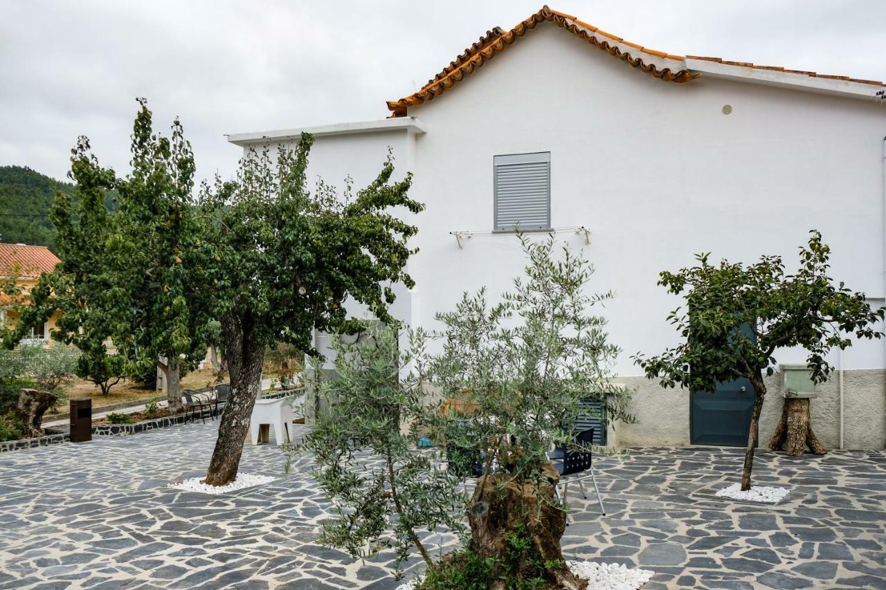 ホテル Casa Do Ferreiro II Góis エクステリア 写真